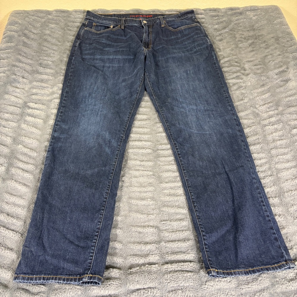 Lucky Brand 221 Original Straight Jeans Mens 38x34 Dark Wash Blue Denim AR912